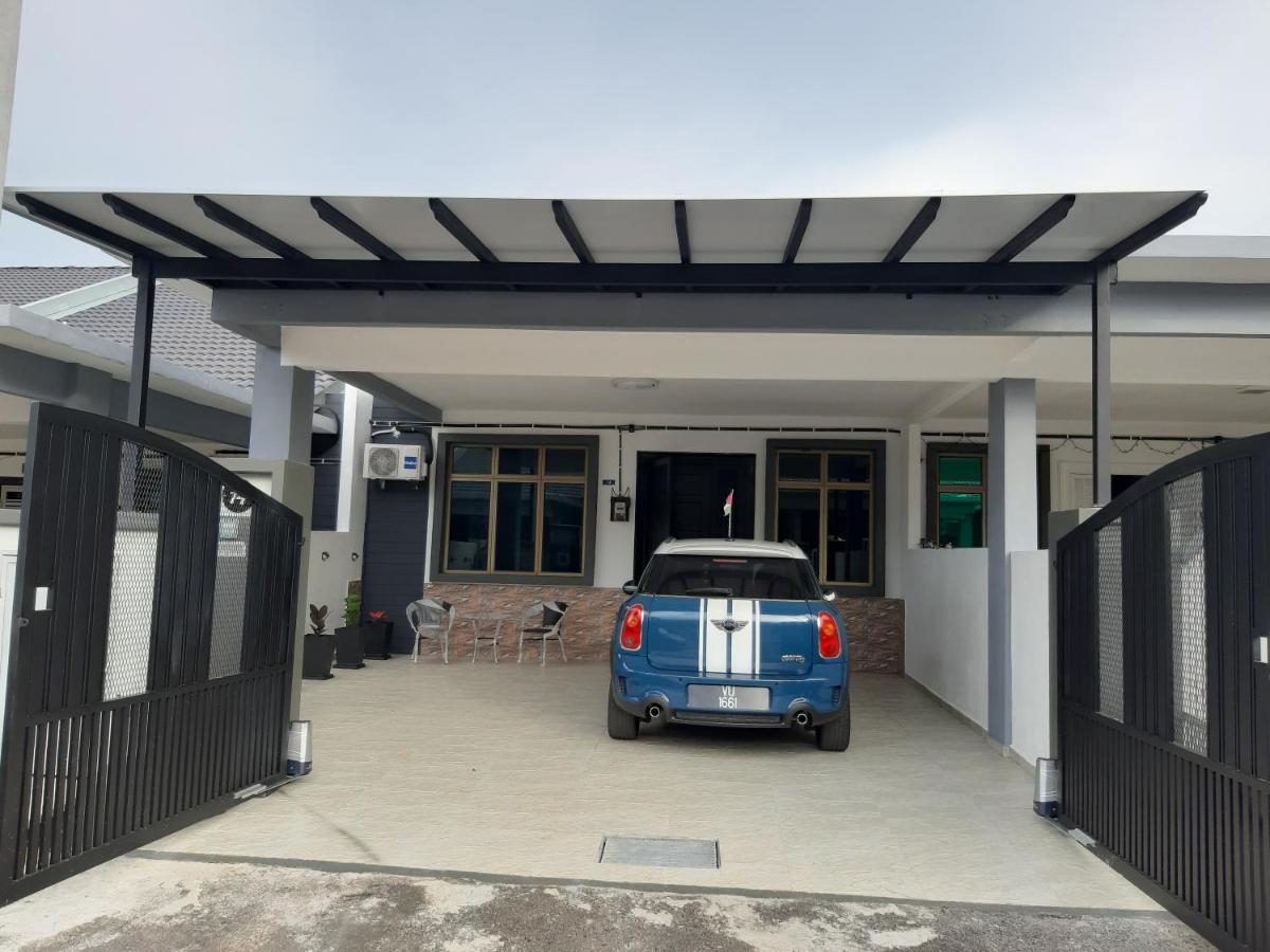 Rumah Armand Tg Minyak Sungai Udang Melaka 4Br Fully Aircond Exterior photo